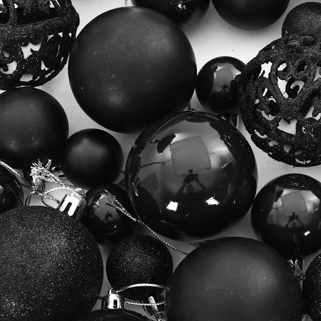 100 Piece Christmas Ball Set Black